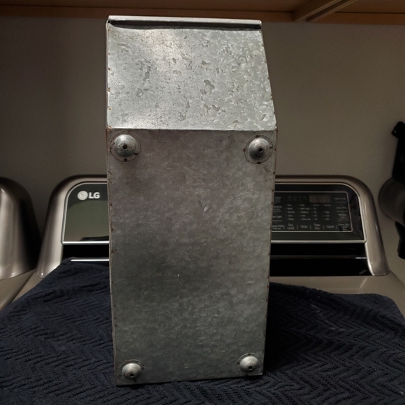 Farmhouse Galvanized Steel vintage Footed metal container L👀K - Picture 17 of 17